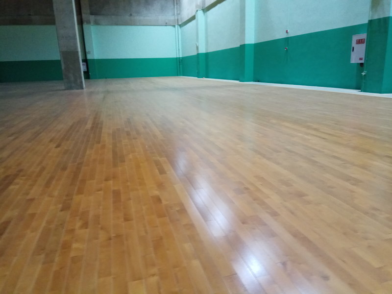 重慶市九龍坡區友動力羽毛球木地板施工案例5