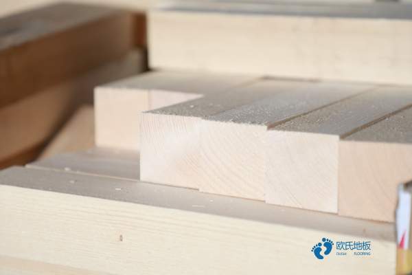 松木運(yùn)動(dòng)籃球木地板報(bào)價(jià)單